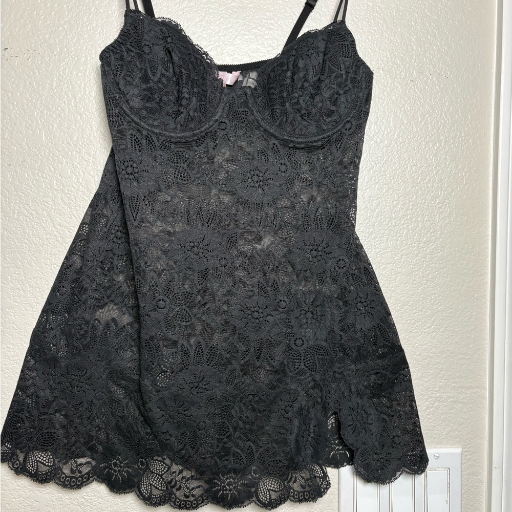 Victoria's Secret Black Lace Chemise with Side Slit and‎ Adjustable Straps. 36B
